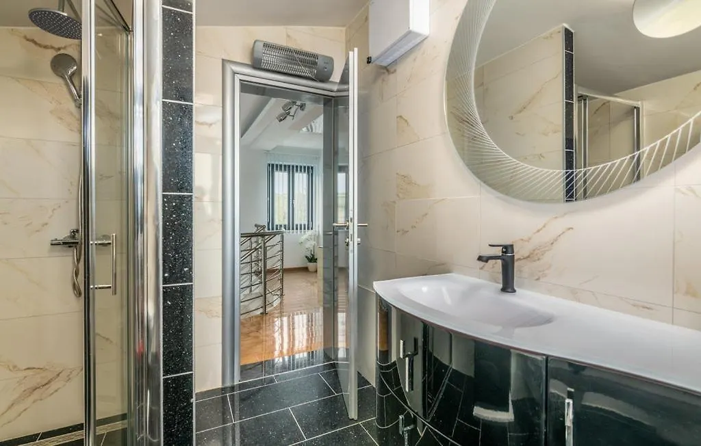 Luxe House Krk With Pool Villa Krk Town