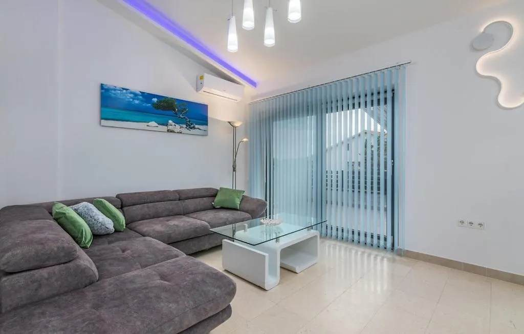 Luxe House Krk With Pool Villa Krk Town