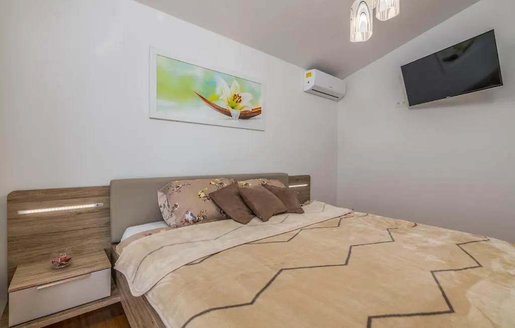 Luxe House Krk With Pool Villa Krk Town