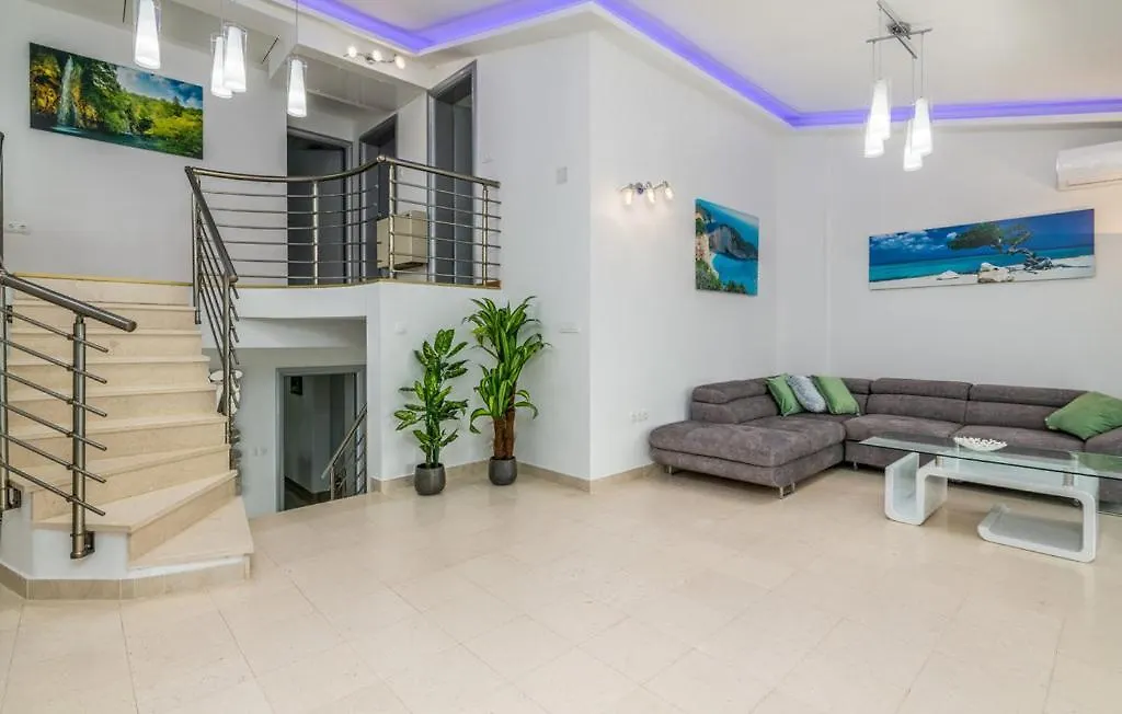 Luxe House Krk With Pool Villa Krk Town