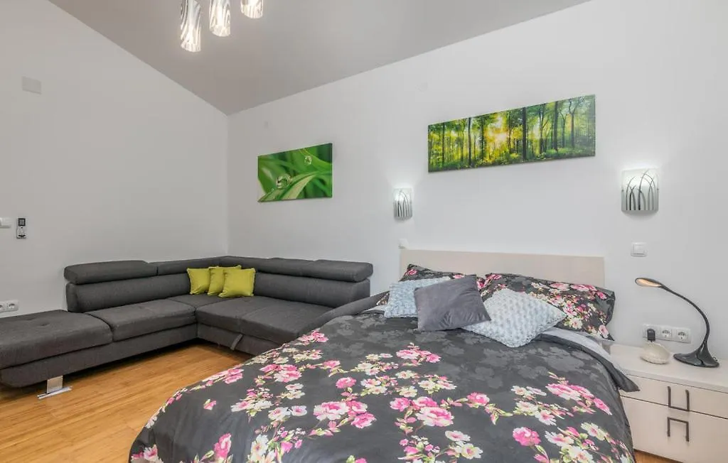 Luxe House Krk With Pool Villa Krk Town