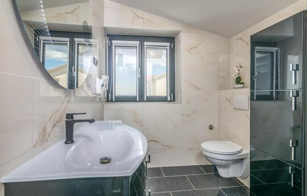 Luxe House Krk With Pool Villa Krk Town