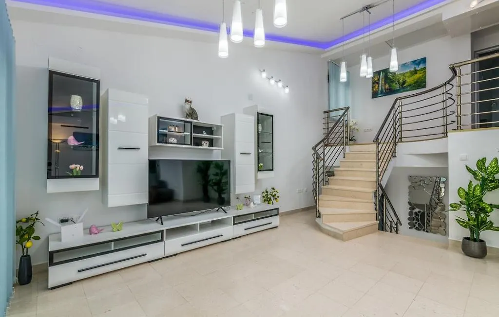 Luxe House Krk With Pool Villa Krk Town
