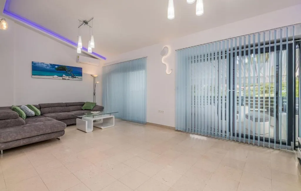 Luxe House Krk With Pool Villa Krk Town