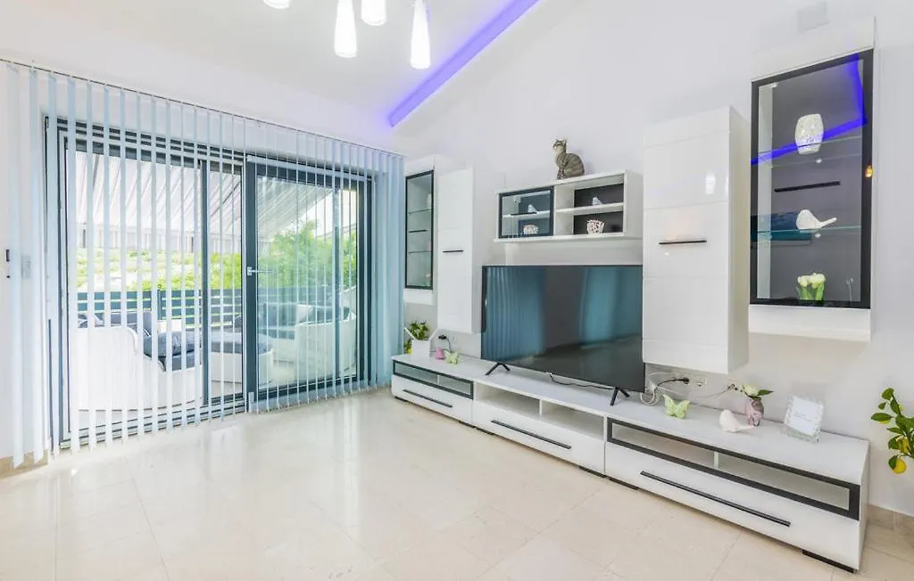 Luxe House Krk With Pool Villa Krk Town 0*,