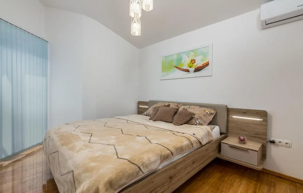 Luxe House Krk With Pool Villa Krk Town